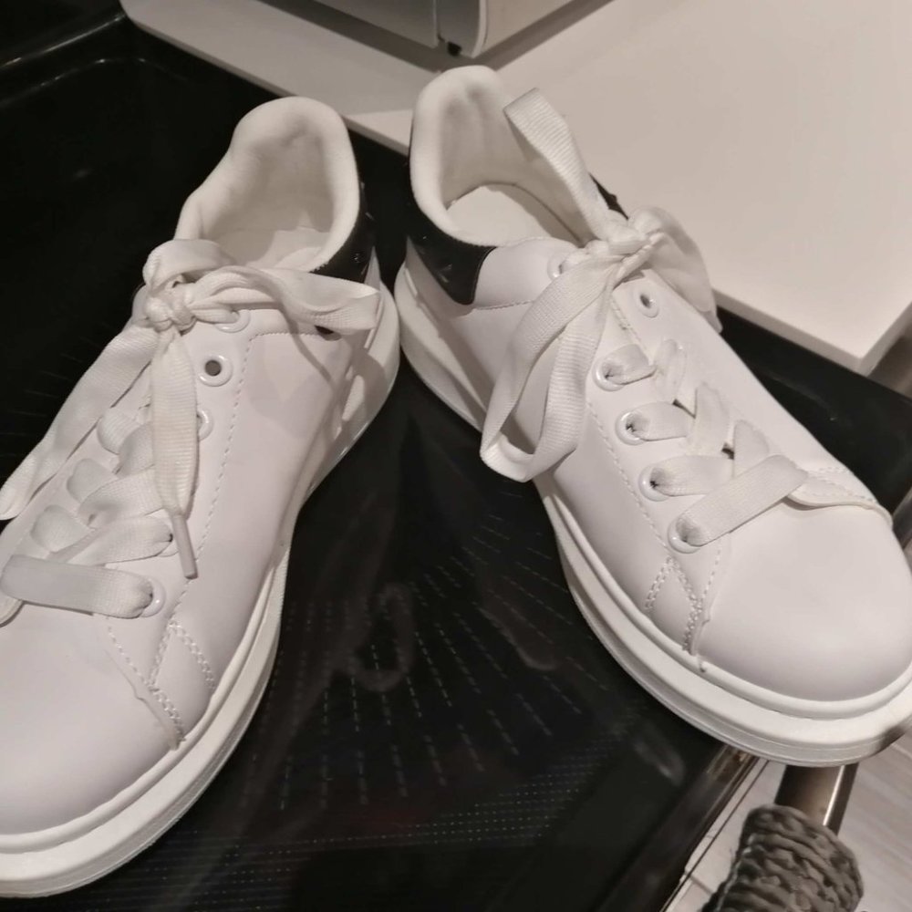 Sneakers - Picture 3 of 3